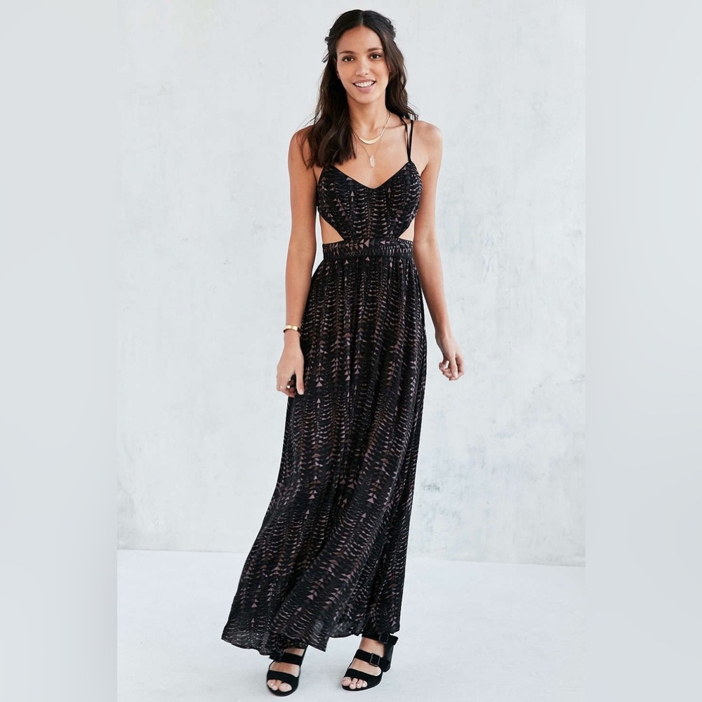 UO Ecote Hannah Strappy Back Maxi Dress
